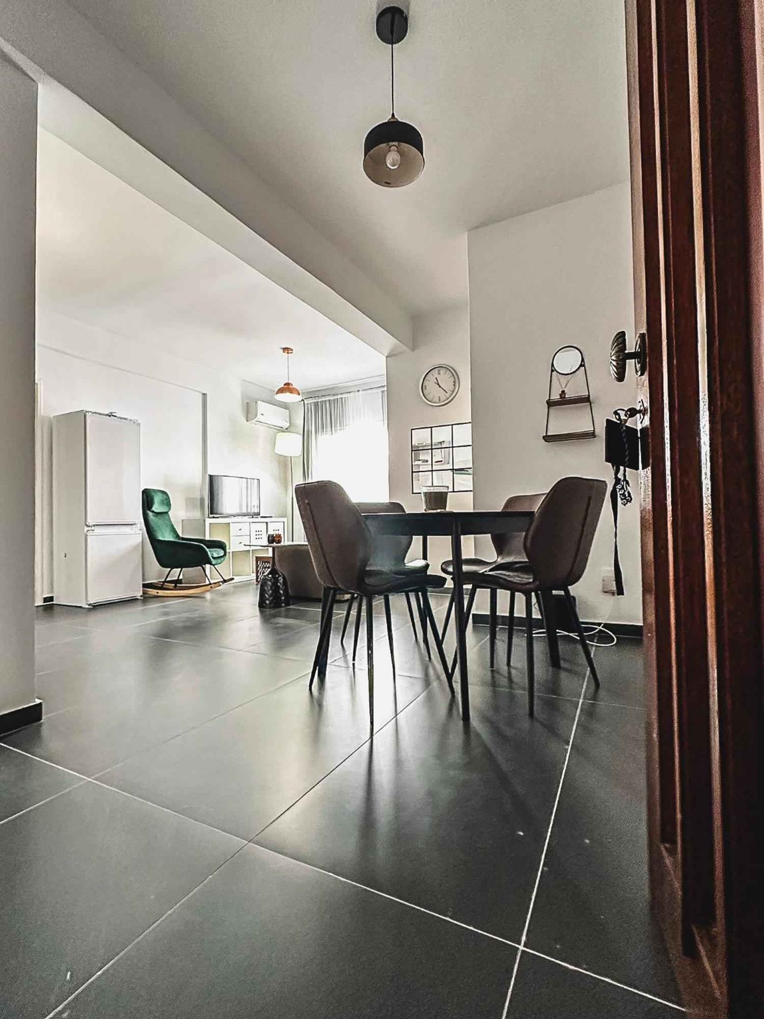 Home Away One Bedroom Apartment In นิโคเซีย ภายนอก รูปภาพ